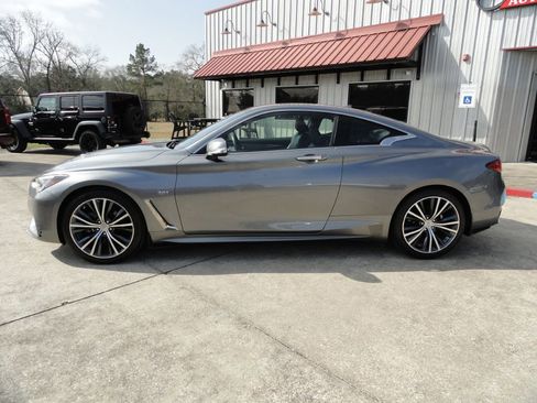 Used 2018 INFINITI Q60 LUXE w/ Sensory Package 2.0T Luxe image 3