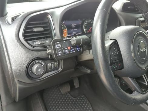 Used 2022 Jeep Renegade Altitude w/ Convenience Group AWD/4WD image 14