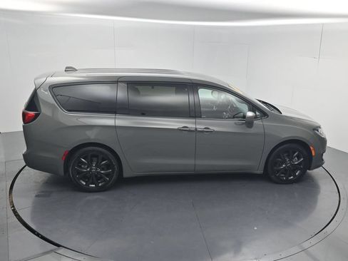 Used 2020 Chrysler Pacifica Touring w/ Advanced Safetytec Group FWD image 47
