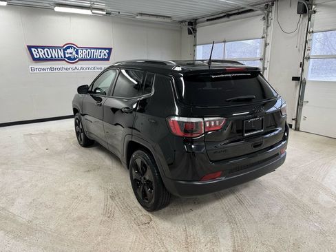 Used 2019 Jeep Compass Latitude AWD/4WD image 4