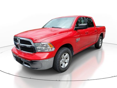 Used 2021 RAM 1500 Classic SLT RWD image 2