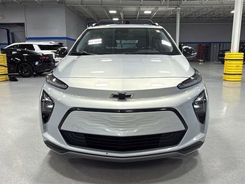 Used 2023 Chevrolet Bolt EUV Premier image 16