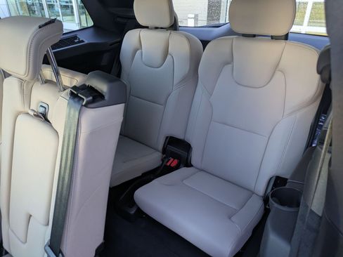 New 2026 Volvo XC90 B6 Plus w/ Protection Package Premier AWD/4WD image 17