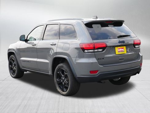 Used 2020 Jeep Grand Cherokee Laredo AWD/4WD image 5
