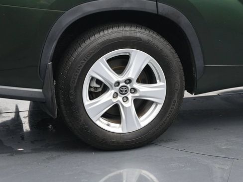 Used 2023 Toyota Highlander LE FWD image 10