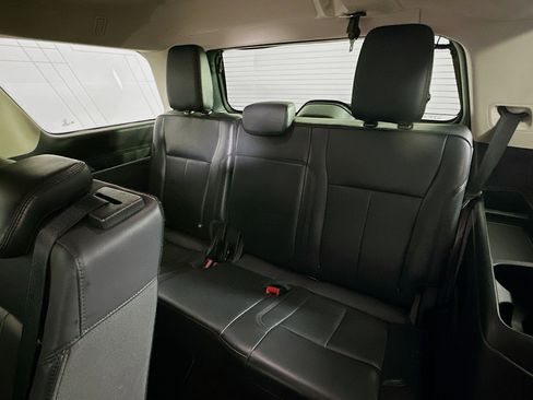 Used 2024 Ford Expedition XLT image 29