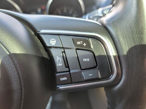 Used 2017 Jaguar XE Prestige image 27