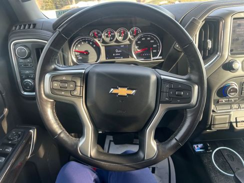 Used 2022 Chevrolet Silverado 1500 LT image 12