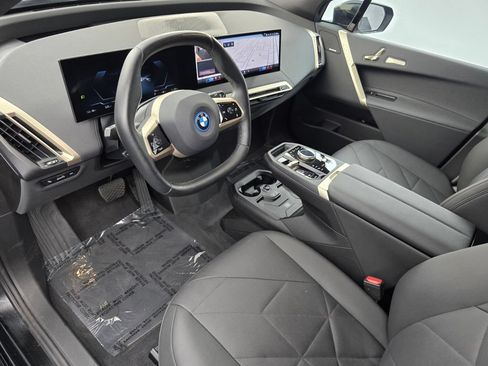 Used 2024 BMW iX xDrive50 w/ Sport Package AWD/4WD image 30