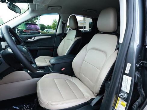 Used 2022 Ford Escape SEL w/ Technology Package FWD image 25