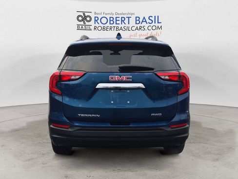 Used 2021 GMC Terrain SLE w/ Driver Convenience Package image 4