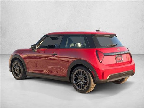 Used 2025 MINI Cooper 2-Door Hardtop image 9