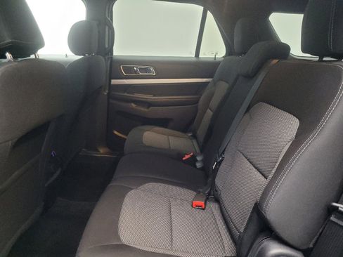 Used 2017 Ford Explorer XLT AWD/4WD image 18