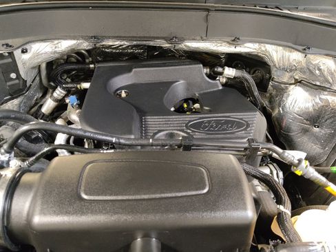 Used 2020 Ford Explorer XLT w/ Equipment Group 202A image 30