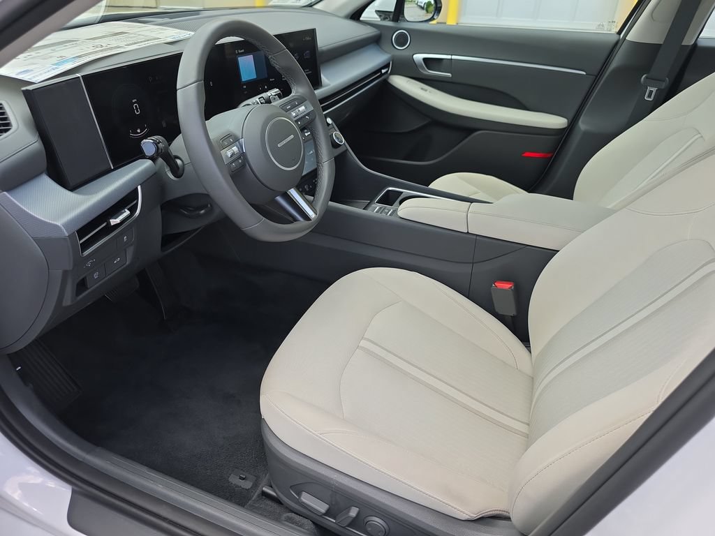 New 2026 Hyundai Sonata SEL FWD image 10