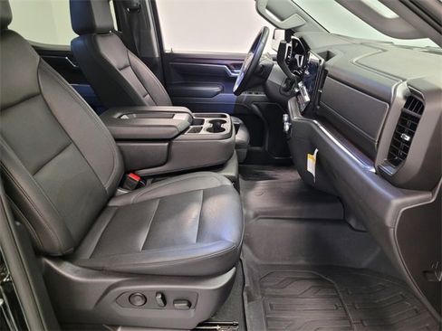 Used 2024 GMC Sierra 1500 SLT image 14