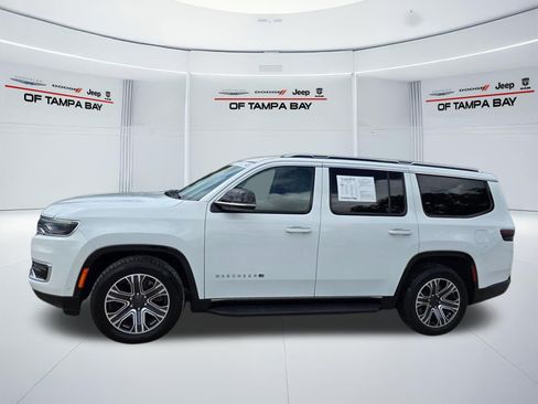 Used 2023 Jeep Wagoneer Series II AWD/4WD image 3
