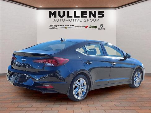 Used 2019 Hyundai Elantra SEL w/ Winter Weather Package image 5