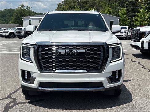 Certified 2024 GMC Yukon Denali Ultimate w/ LPO, Floor Liner Package AWD/4WD image 3