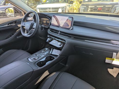 Certified 2026 INFINITI QX60 Luxe w/ Family Package image 13