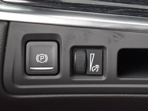 Used 2025 Cadillac XT5 Premium Luxury FWD image 21