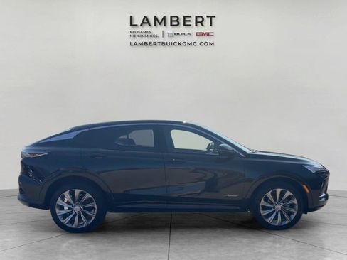New 2026 Buick Envista Avenir FWD image 6