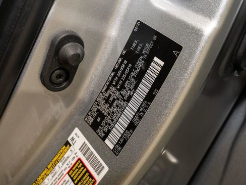 Used 2024 Toyota Highlander XLE image 23