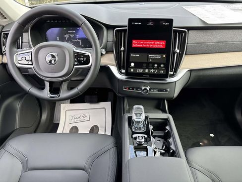 New 2026 Volvo XC90 B6 Plus w/ Protection Package Premier image 28