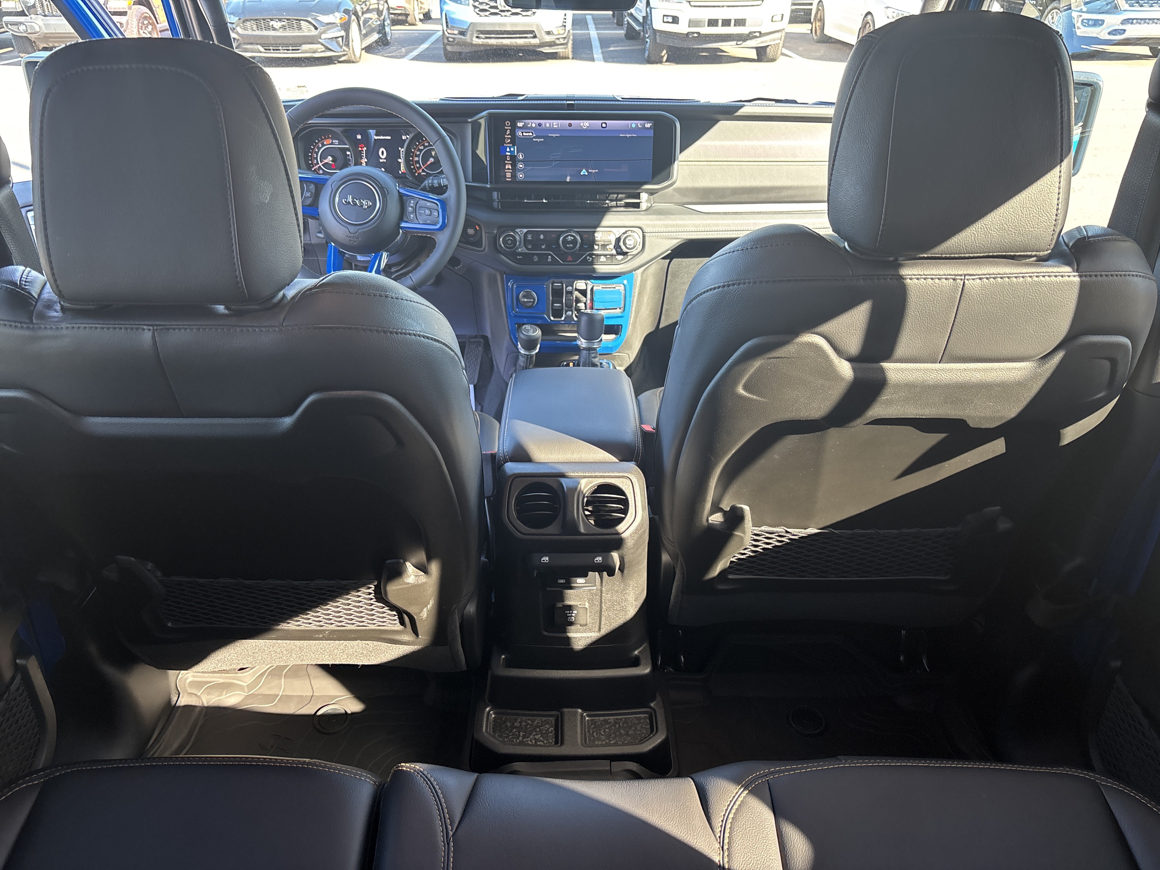 Used 2024 Jeep Wrangler Unlimited Sahara w/ Technology Group AWD/4WD image 42