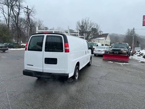 Used 2017 Chevrolet Express 3500 Extended RWD image 5