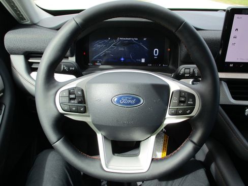 New 2025 Ford Explorer Active w/ Active Comfort Package image 13