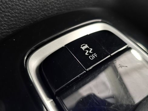 Used 2020 Toyota Corolla LE FWD image 28