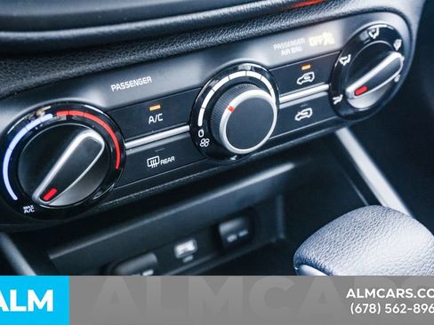 Used 2025 Kia Soul LX w/ LX Technology Package FWD image 29
