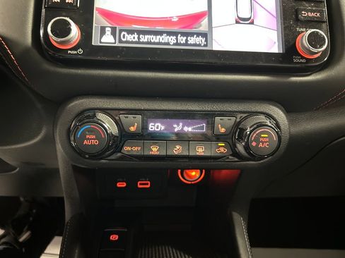 Used 2023 Nissan Kicks SR w/ SR Premium Package FWD image 17