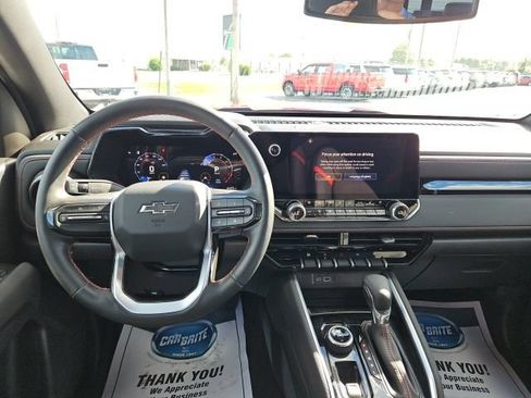 Used 2026 Chevrolet Colorado Z71 w/ Technology Package AWD/4WD image 16