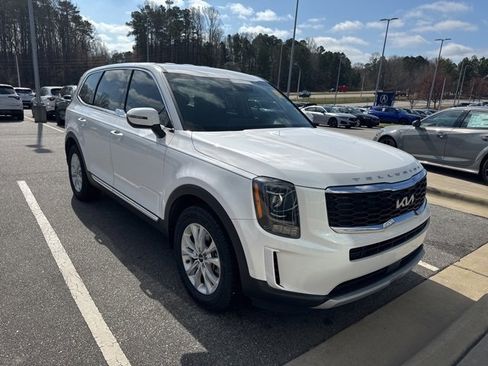 Used 2022 Kia Telluride LX image 7