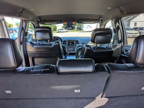 Used 2018 Jeep Grand Cherokee Altitude AWD/4WD image 29