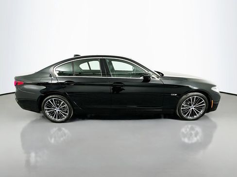 Used 2023 BMW 530e w/ Convenience Package image 4