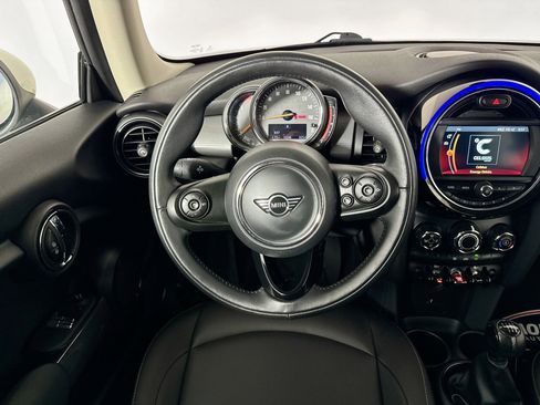 Used 2019 MINI Cooper 2-Door Hardtop image 21