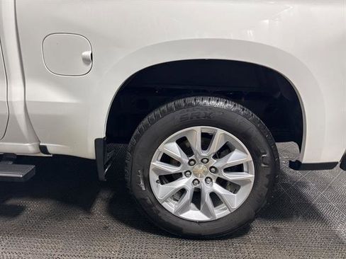 Used 2019 Chevrolet Silverado 1500 Custom w/ Custom Value Package image 18