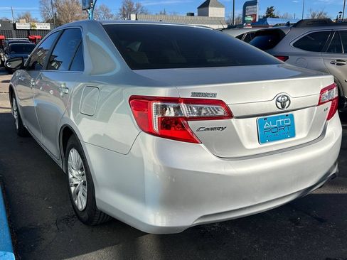 Used 2012 Toyota Camry LE FWD image 4