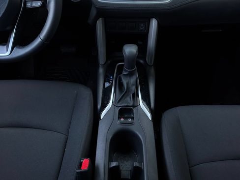 Used 2025 Toyota Corolla Cross LE FWD image 15