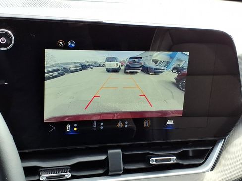 Used 2025 Chevrolet Equinox LT w/ Convenience Package II image 22