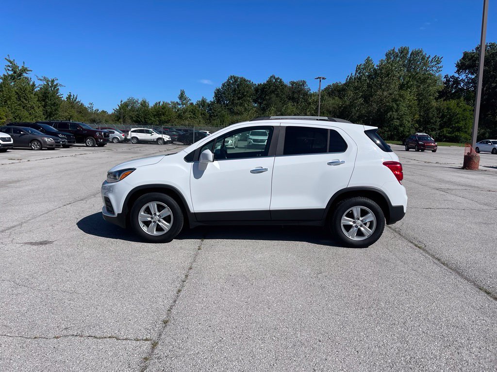 Used 2019 Chevrolet Trax LT w/ LT Convenience Package FWD image 2