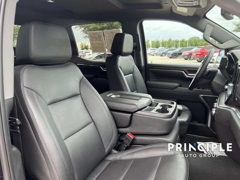 Used 2025 GMC Sierra 1500 SLT AWD/4WD image 32