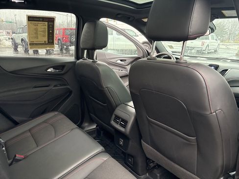 Used 2022 Chevrolet Equinox RS w/ Infotainment Package image 43