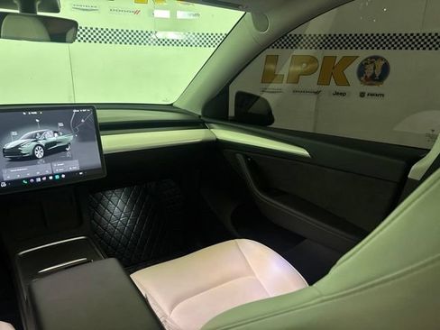 Used 2023 Tesla Model Y Long Range AWD/4WD image 17