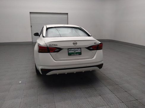 Used 2024 Nissan Altima 2.5 SV FWD image 6