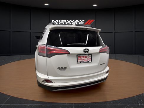 Used 2018 Toyota RAV4 Limited FWD image 6