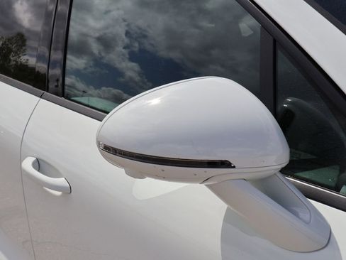 New 2026 Porsche Macan AWD/4WD image 13